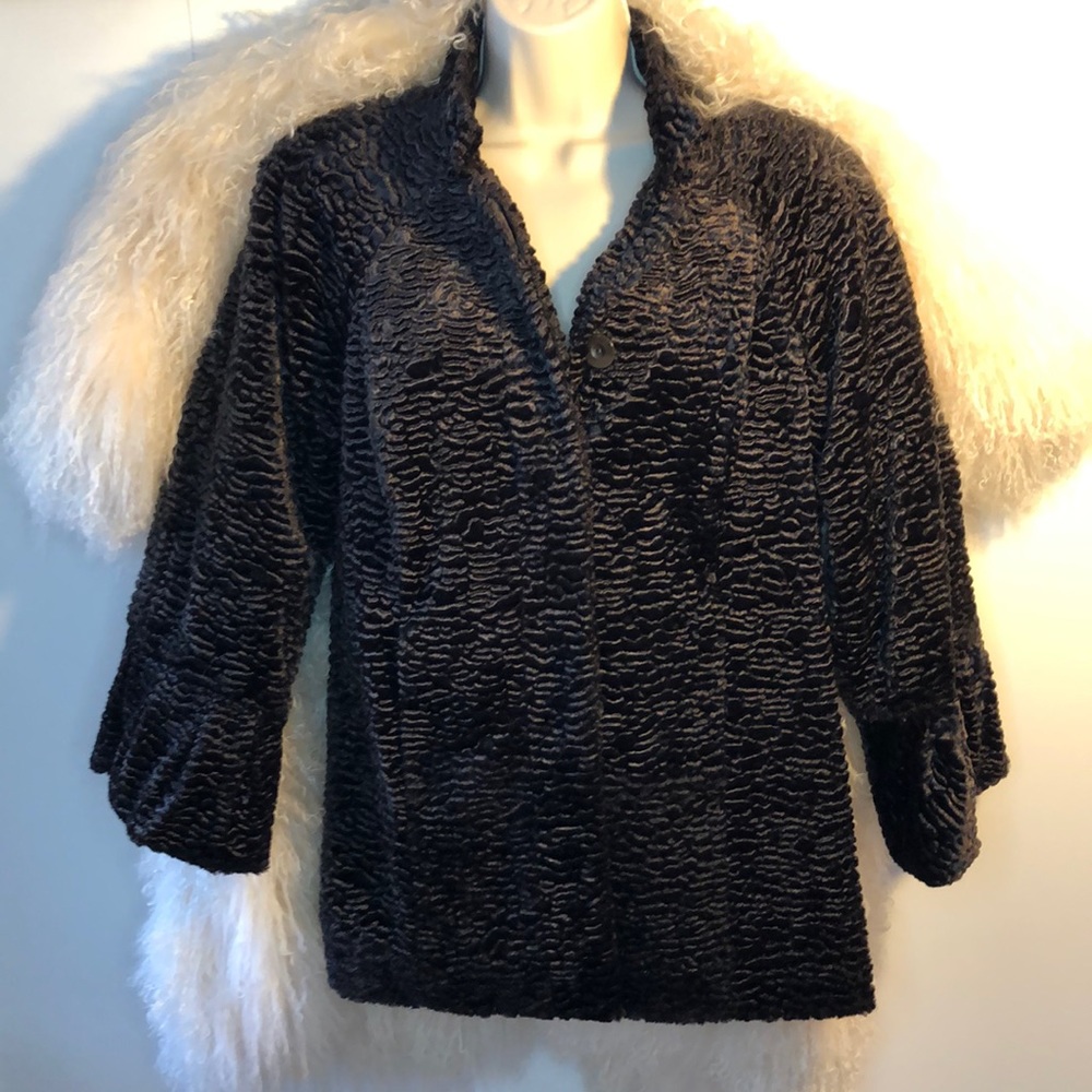 Vintage faux fur EUC Doncaster Coat fully lined and luxurious feel~💋Stunning!